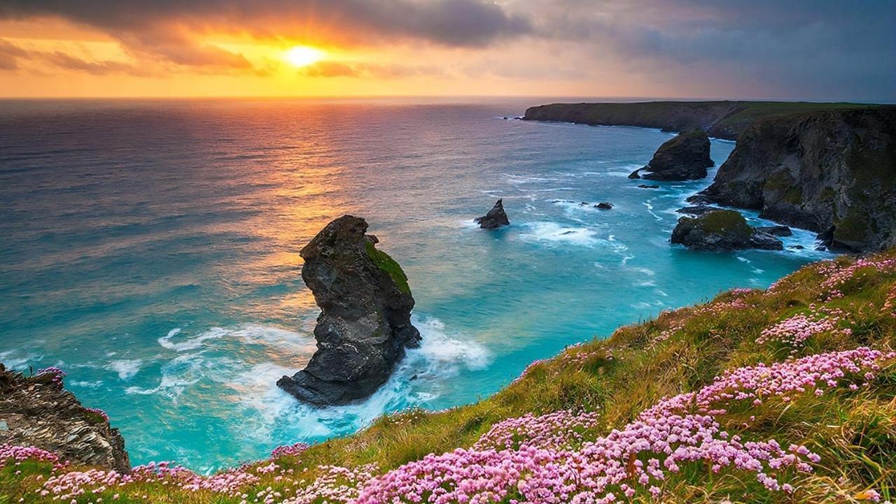 The Bright House, St Eval - Near Padstow, Mawgan Porth, Watergate, Bedruthan & Porthcothan